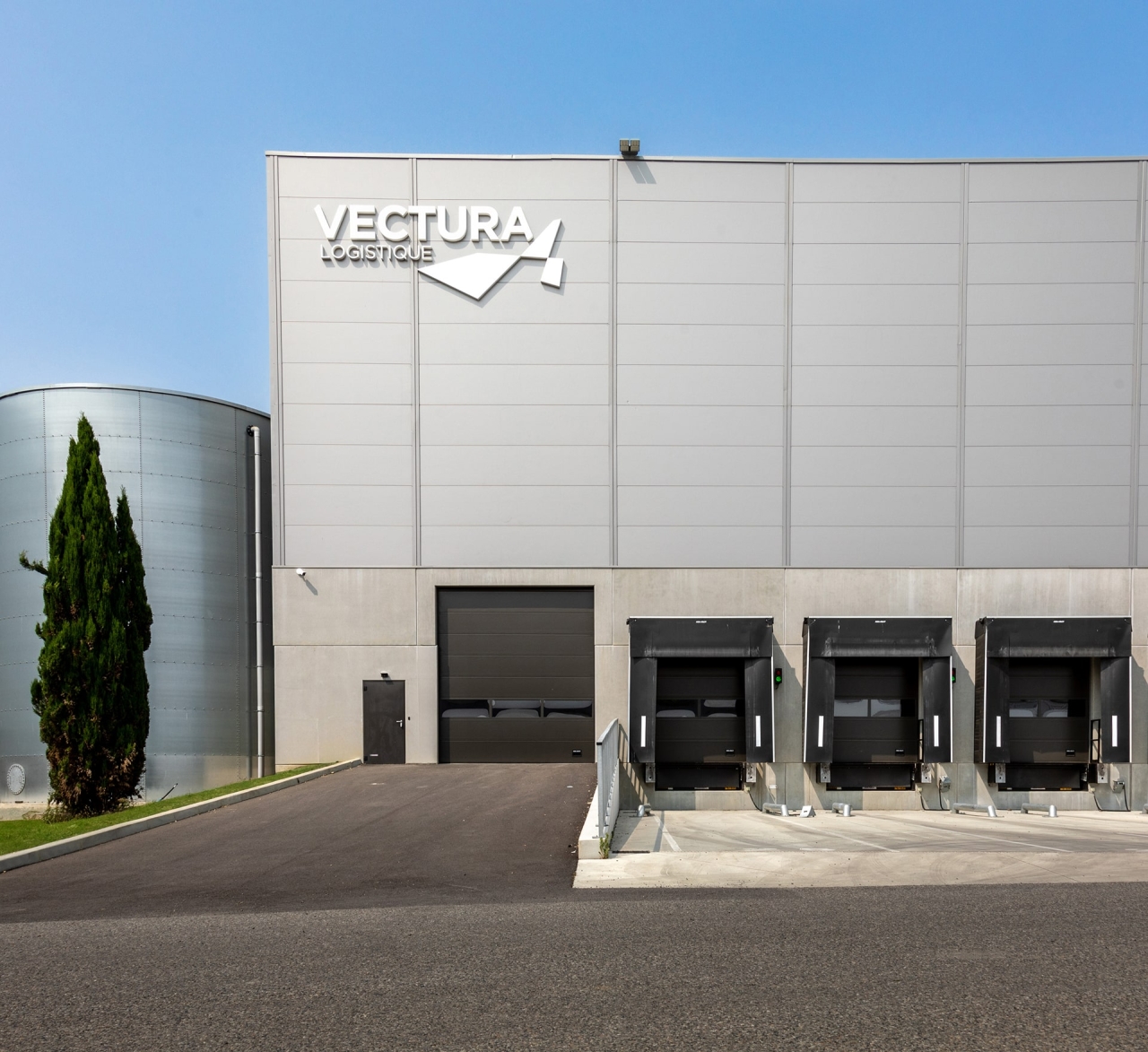 706A6508 671x615 min