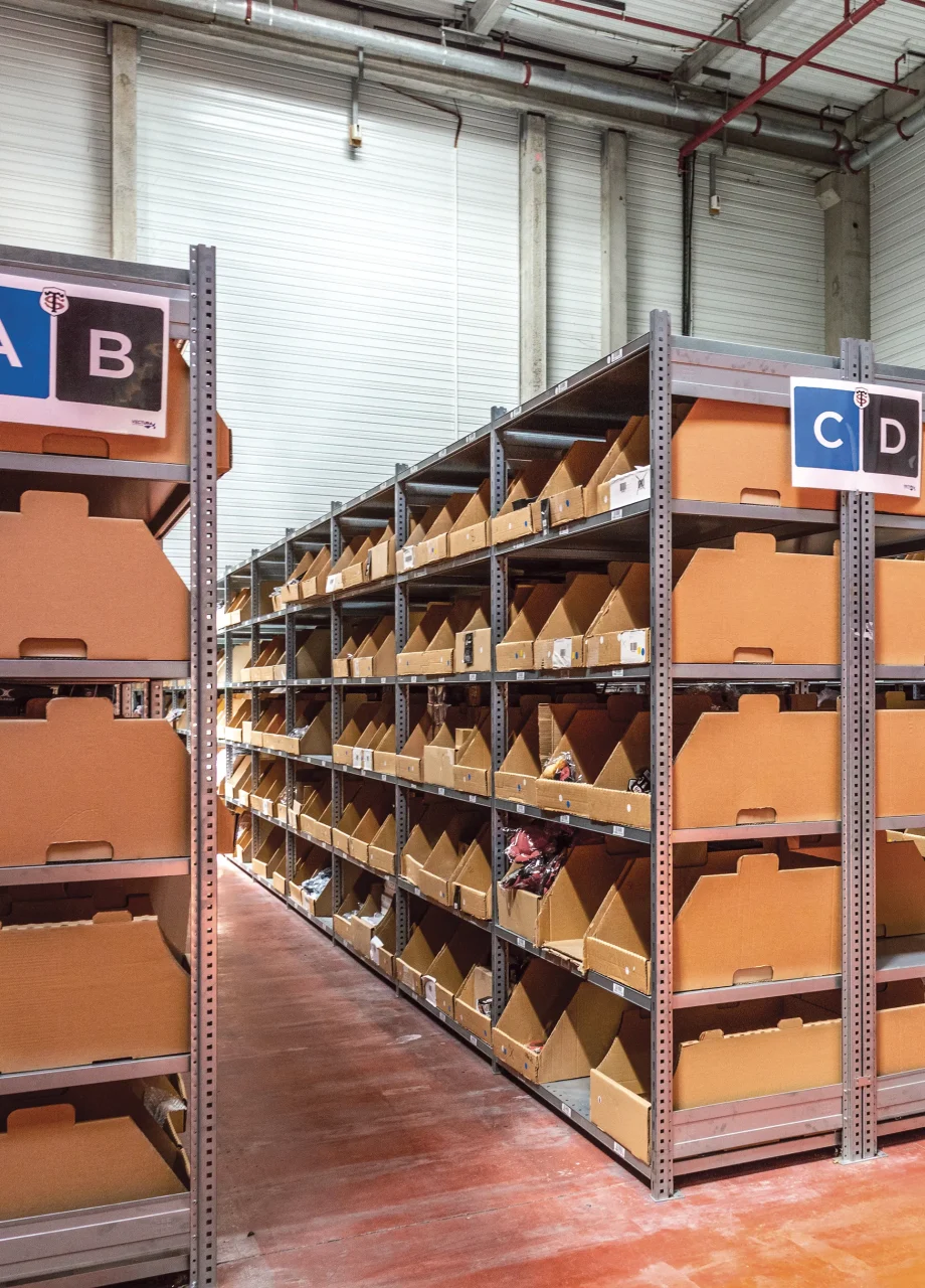 Mini racks de stockage en entrepôt pour préparation de commandes au détail