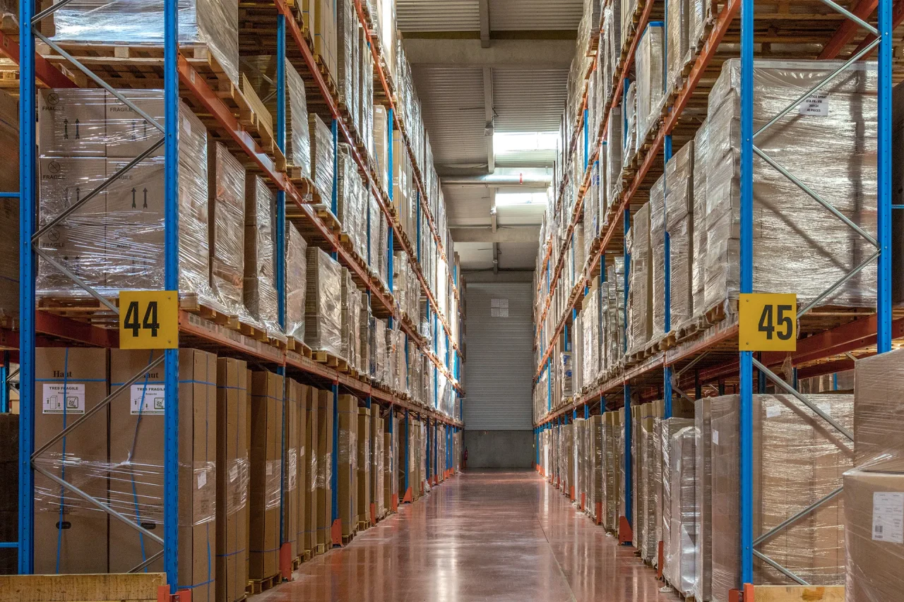 Préparation de commandes en entrepôt pour le retail et la grande distribution