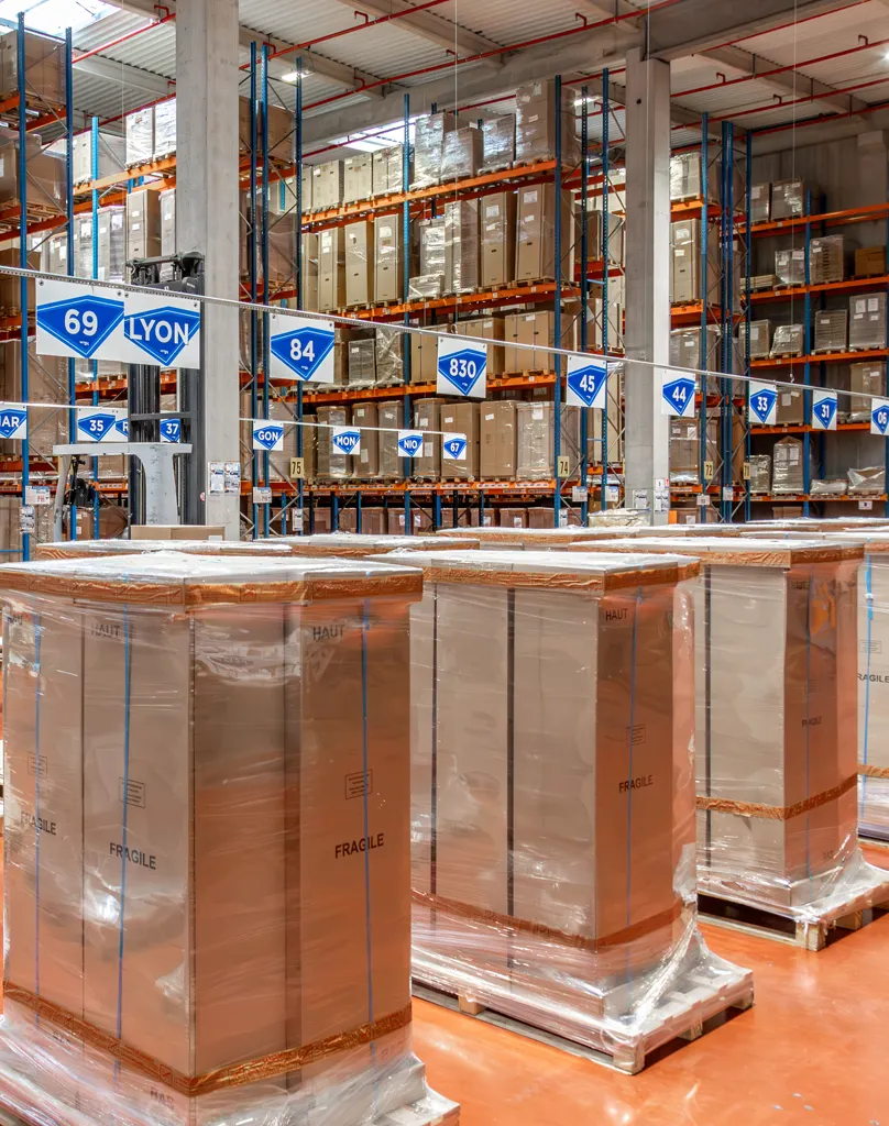 Entrepôt Vectura Logistique illustrant la maîtrise des flux et la traçabilité logistique